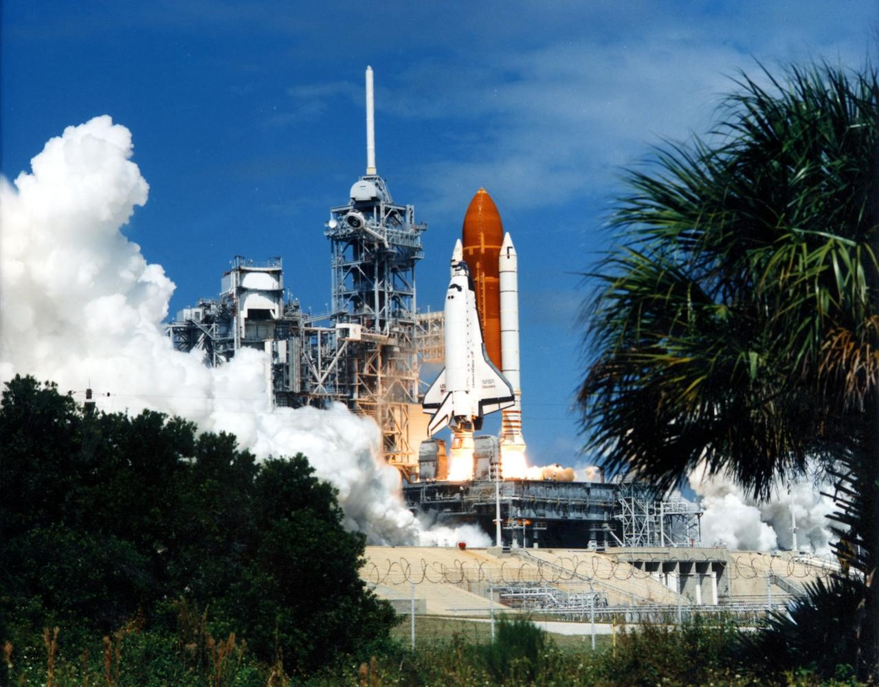 Launch of STS-25 Space Shuttle Discovery